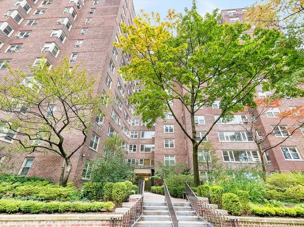 900 W 190th St APT 9C, Manhattan, NY 10040