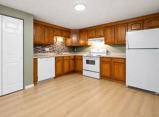 52 Swanson Ct APT 12B, Boxboro, MA 01719