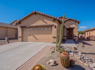 496 W Bazille Way, Green Valley, AZ 85614