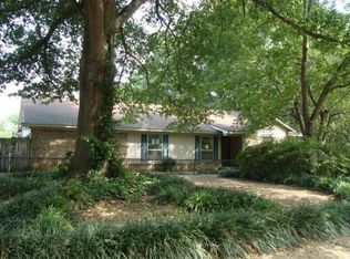 5824 Caroline Dr, Horn Lake, MS 38637