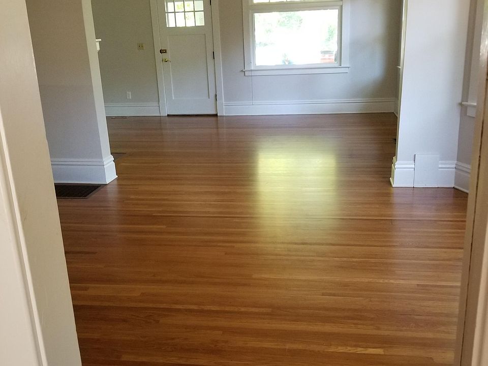 2nd image of 414 E Baldwin Ave