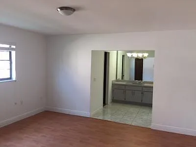 513 SW 101st Pl — Photo 8