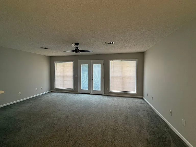 114 Baldwin Dr — Photo 5