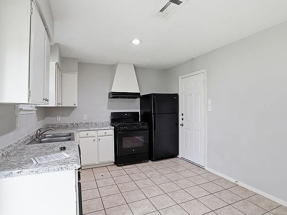 5th image of 3324 Cherry Creek Dr