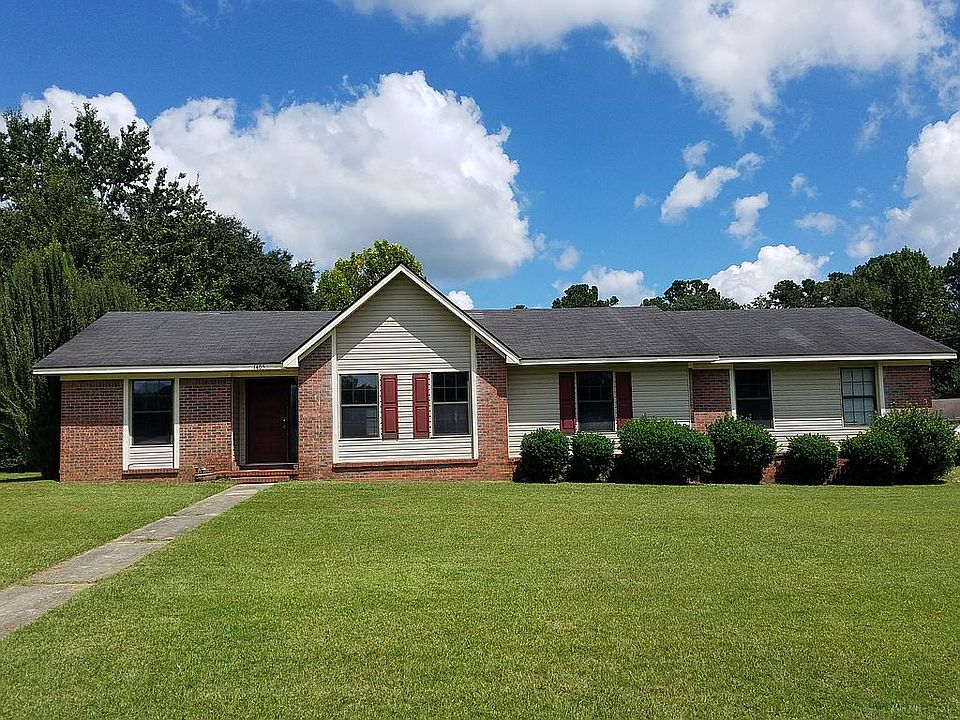 4 Bedrooms and 3 BATHROOMS 