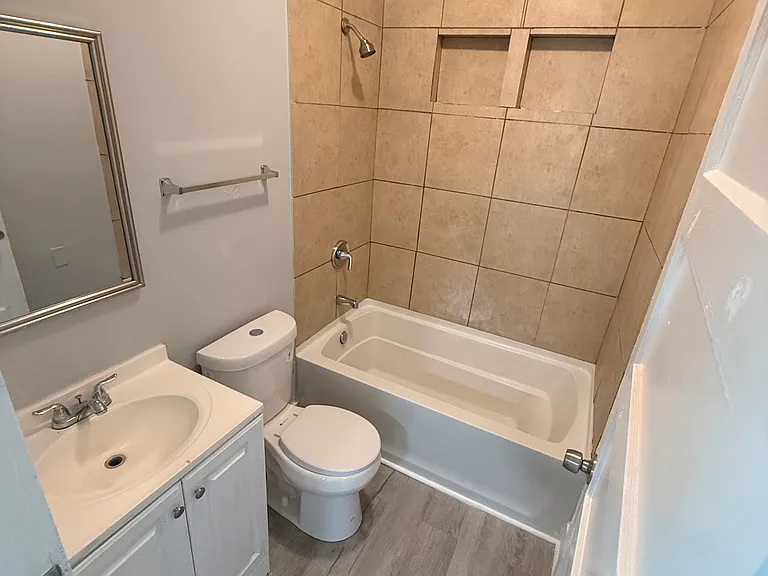 518 Lakeside Ave — Photo 5