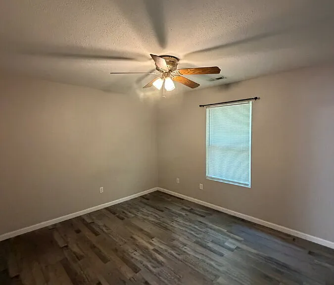 214 Kronos Dr #B — Photo 1