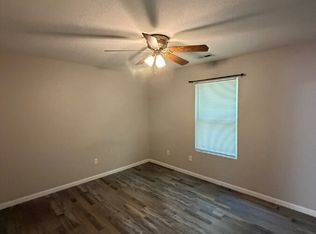214 Kronos Dr #B, De Soto, MO 63020
