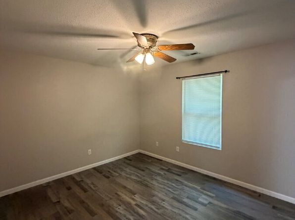 214 Kronos Dr #B