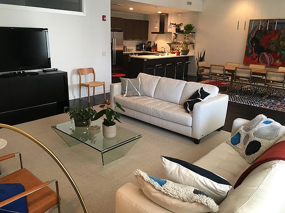4th image of 817 N Lawrence St APT 202