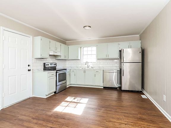 5th image of 638 S Elm St #A