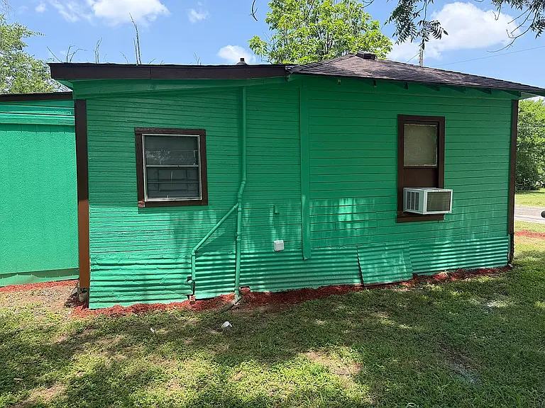 1304 E Clay St — Photo 6