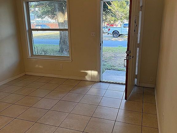 4th image of 228 Spring St