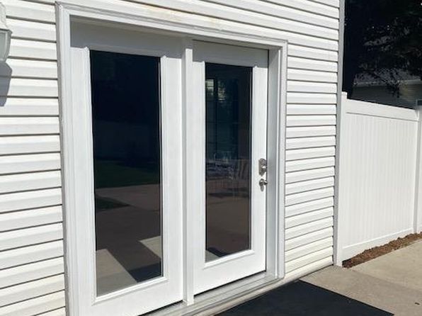 5221 Country Club Dr #2