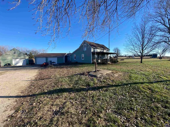 10122 SE Tecumseh Rd, Berryton, KS 66409