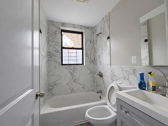 3rd image of 4 Carnegie Ave APT 6