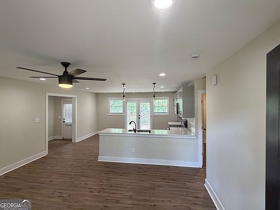 3rd image of 3826 S Ridge Dr
