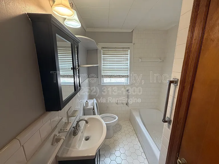 1730 W Wilson St — Photo 9