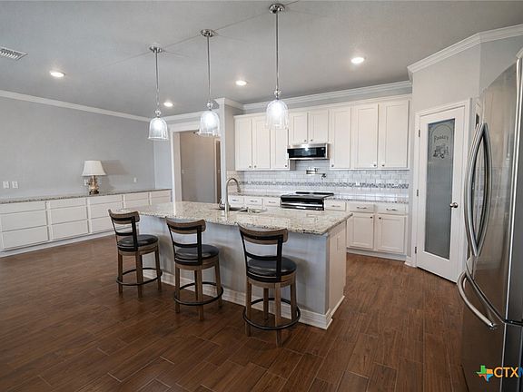 5th image of 726 Northern Hills Rd