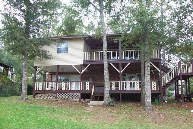 1st image of 810 E Lakeshore Dr
