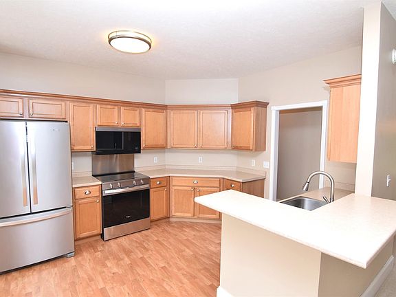 3rd image of 1308 N Benton Rd