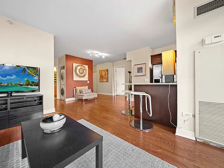 625 N Dearborn St #960 — Photo 24
