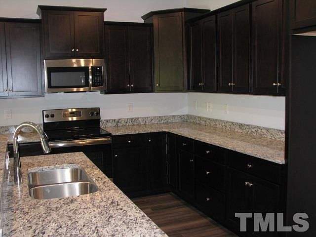 2nd image of 561 Isley Pl #10