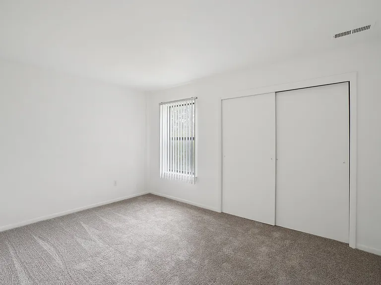 Kimberly Club Apartments — Photo 68