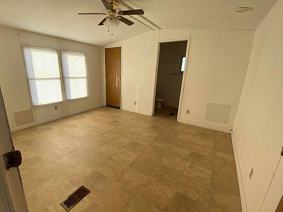 4th image of 302 Reid Ct