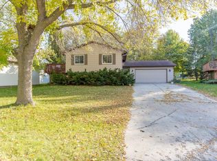 8 Aspen Ct, Faribault, MN 55021