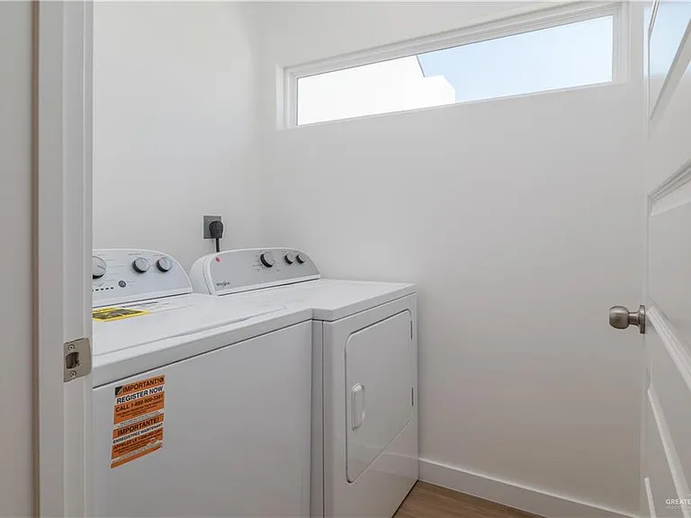 2629 Warbler Ave — Photo 18