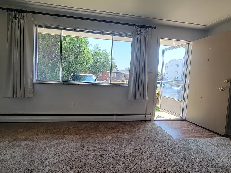 171 S Ingalls St — Photo 3