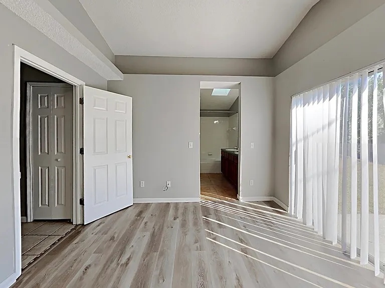 7135 Edgewater Shores Ct — Photo 6
