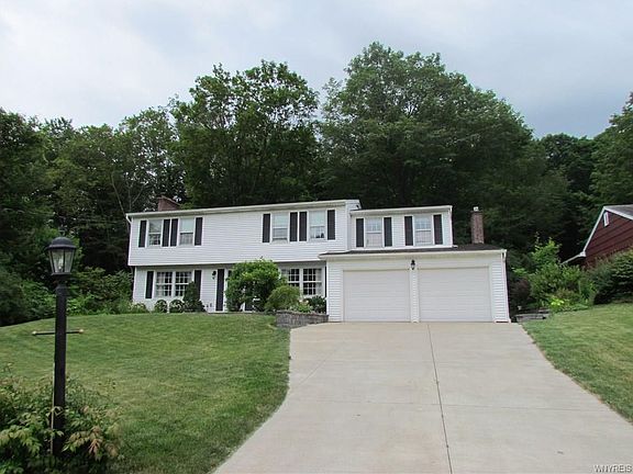 3rd image of 66 Sullivan Dr