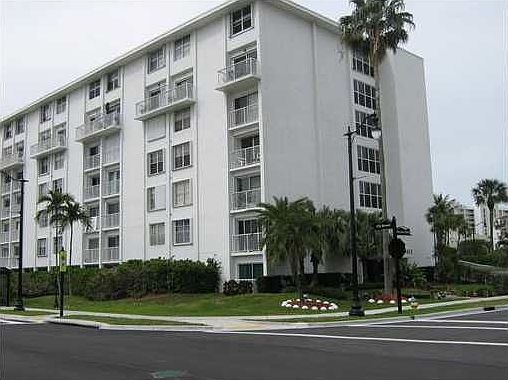 4th image of 17800 Atlantic Blvd APT 408