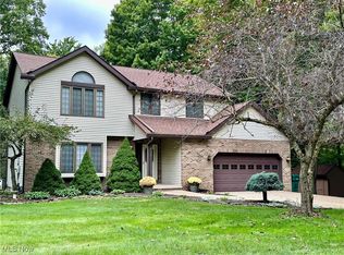 9848 W Alpine Dr, Kirtland, OH 44094