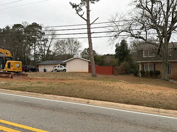 2nd image of 2294 Fairview Rd SE