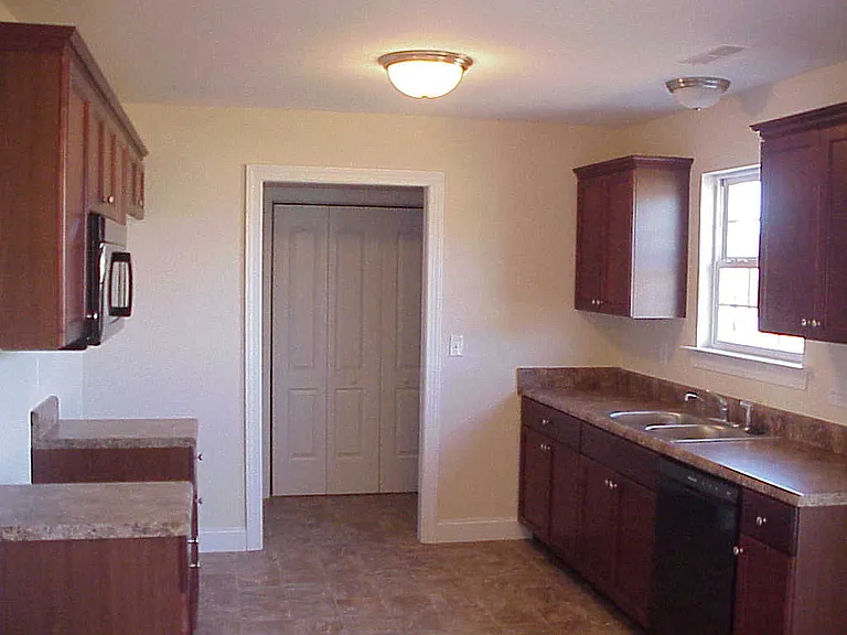 10 Katie Dr — Photo 5