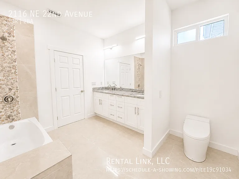 2116 NE 22nd Ave — Photo 21