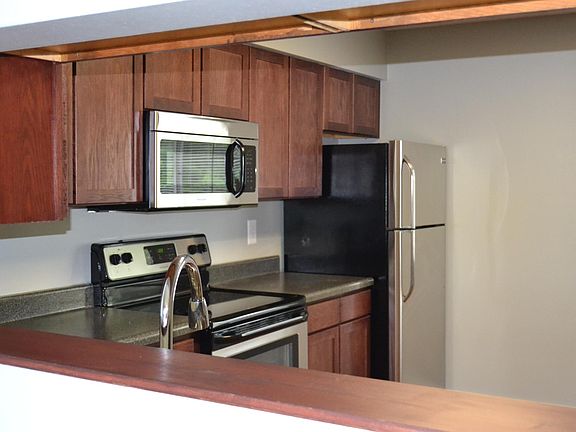 Kitchen pass-through to LR