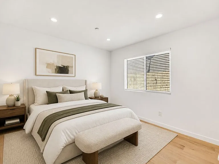 7933 Zelzah Ave — Photo 40
