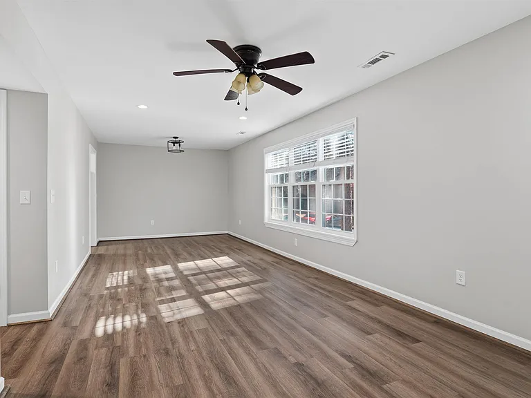 2087 Montreat Cir #2087 — Photo 4