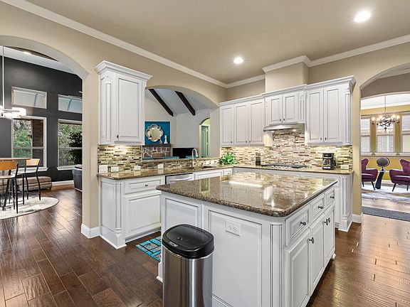 2nd image of 4711 Taylor Ln