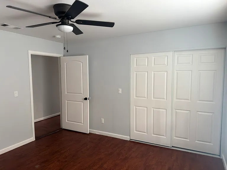 737 Washington Ln — Photo 17