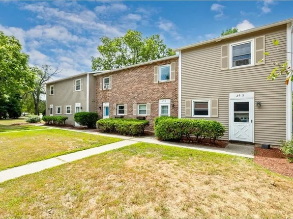 29 Red Pines Lane #5, Colchester, VT 05446