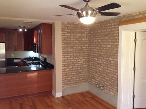 2nd image of 1549 W Sherwin Ave APT 105