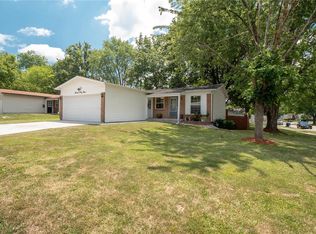 1343 Kew Gardens Dr, Florissant, MO 63031