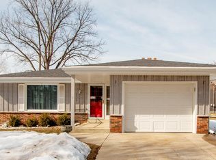 1516 W End Rd, Waukesha, WI 53188