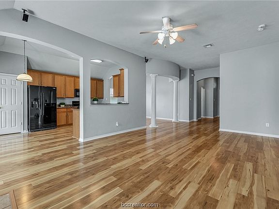 2nd image of 2705 Barronwood Dr