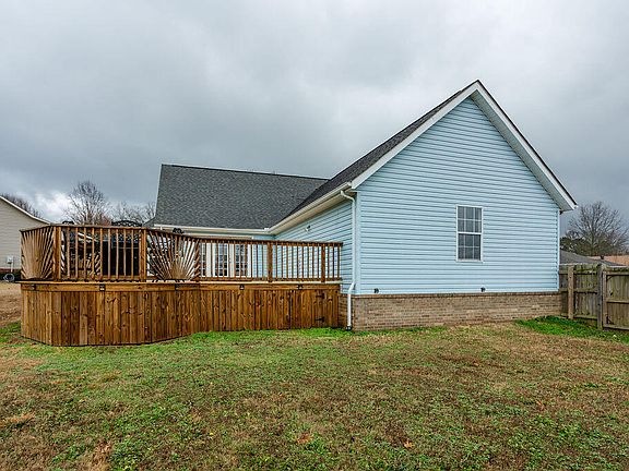 3rd image of 5 Oak Meadow Cv